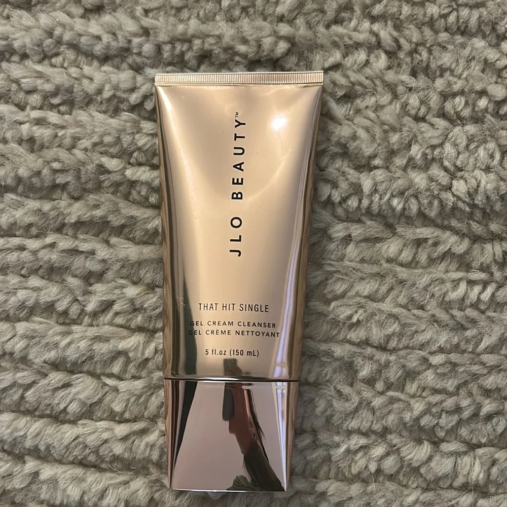 NWT JLO Beauty GEL CREAM CLEANSER
THAT HIT SINGLE® - Picture 2 of 4
